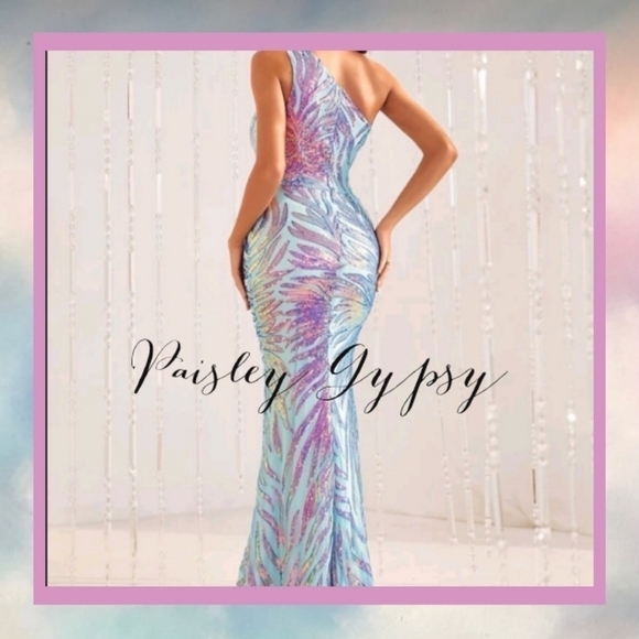 HOLOGRAPHIC PREMIUM BRAND AND QUALITY MERMAIDCORE SEQUINED MAXI DRESS - Picture 5 of 14